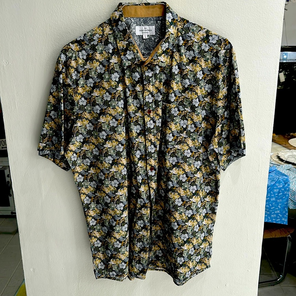 Rue Saint Patrick Bora Floral Short Sleeve Shirt In Fern And Asparagus Green